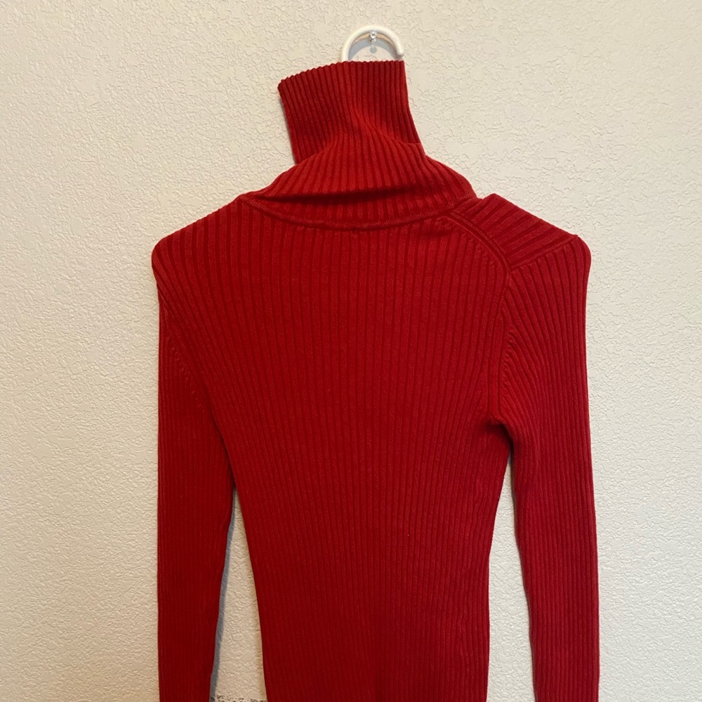 S Red Long Sleeve Turtle Neck